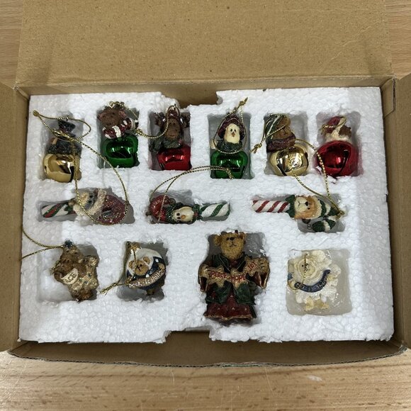 Boyds Holiday Collection Mini Ornament / Tree Topper Set 2004 - Picture 1 of 5